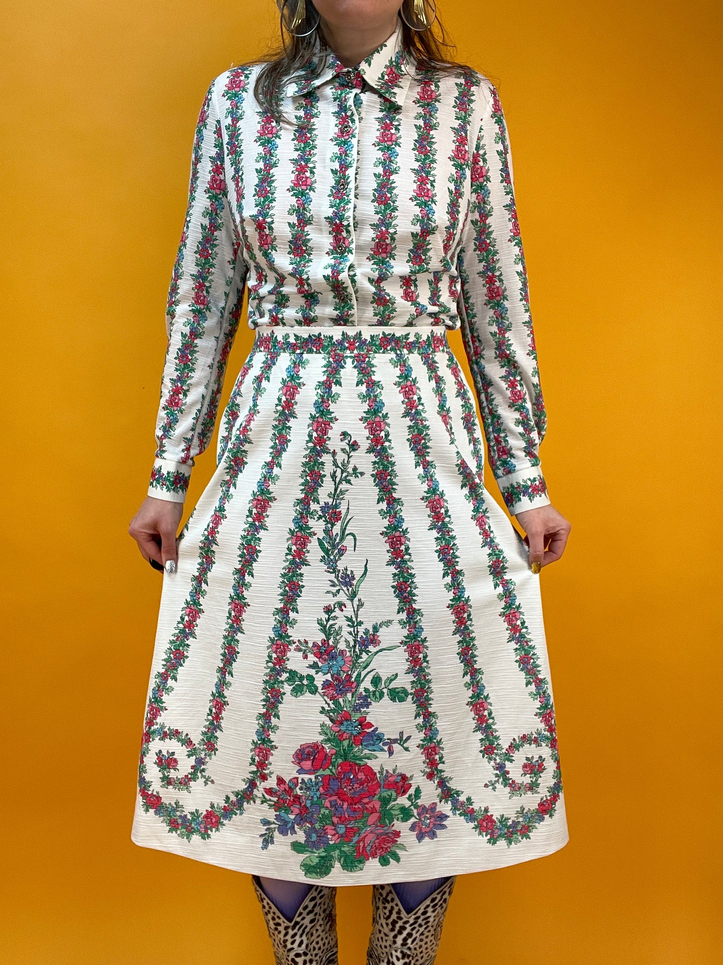 Anmutiges 70s Set mit allerschönstem Blumenprint