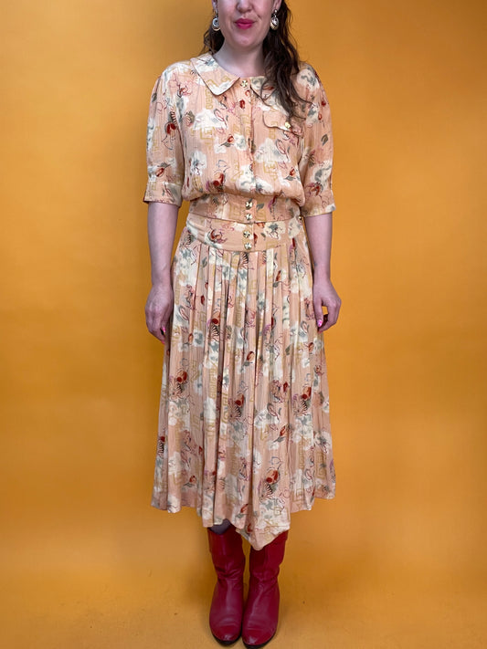 Altrosa 80s/90s Set aus cropped Blusenshirt und Faltenrock