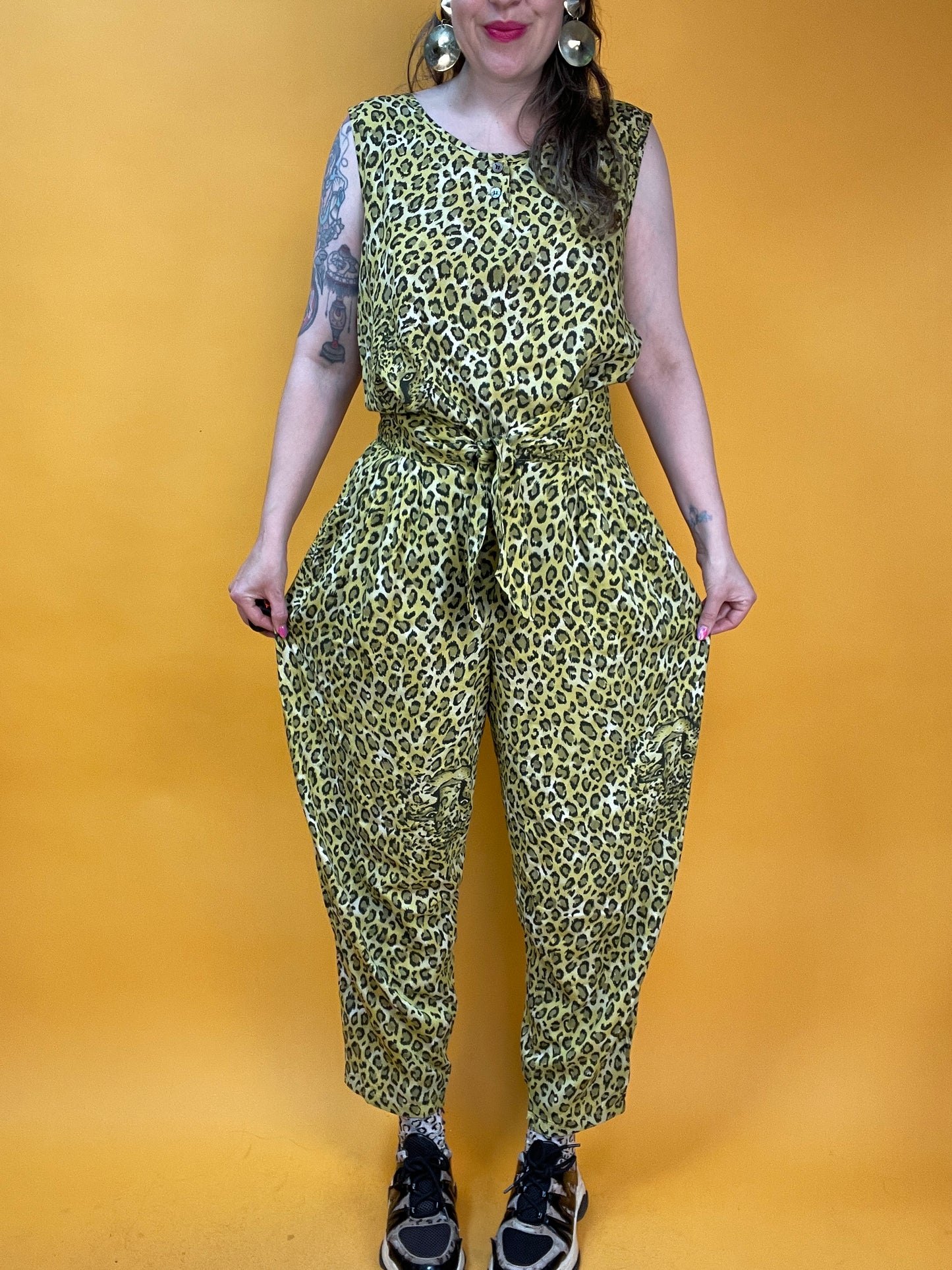 80s/90s Zweiteiler aus Hose und Top mit funky Leoprint