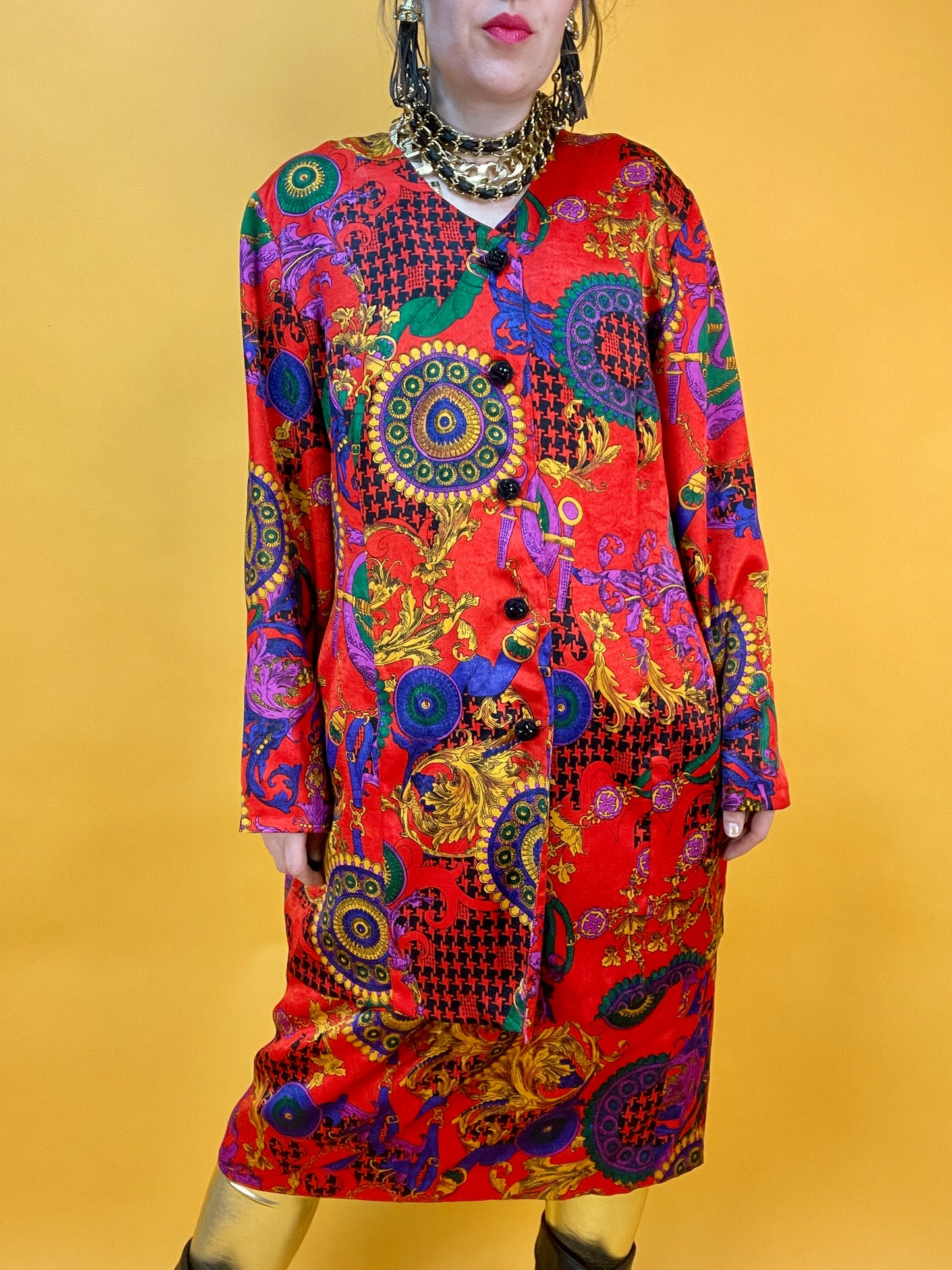 Opulentes 80s Set aus Rock und Überwurf mit aufdringlichem Print