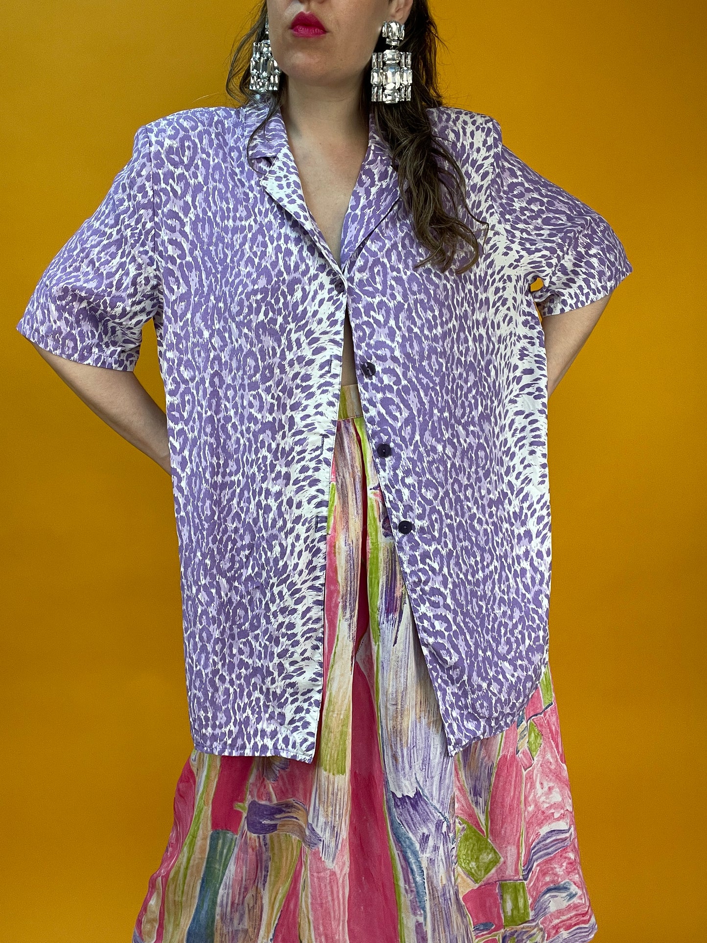 Sommerliches Blusenshirt mit coolem fliederfarbenem Leoprint