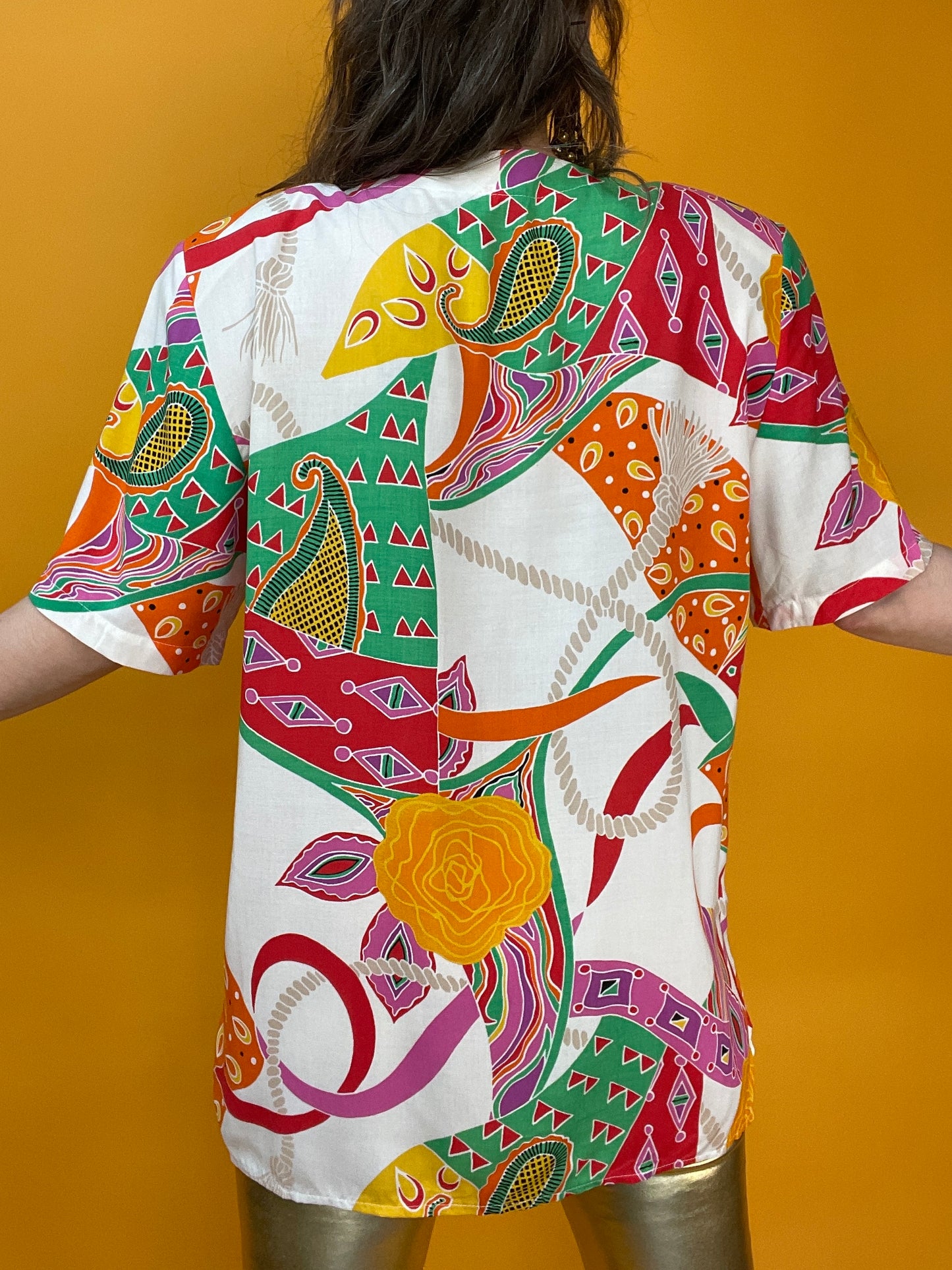Knüller Sommerblusenshirt mit wildem 80s Geoprint