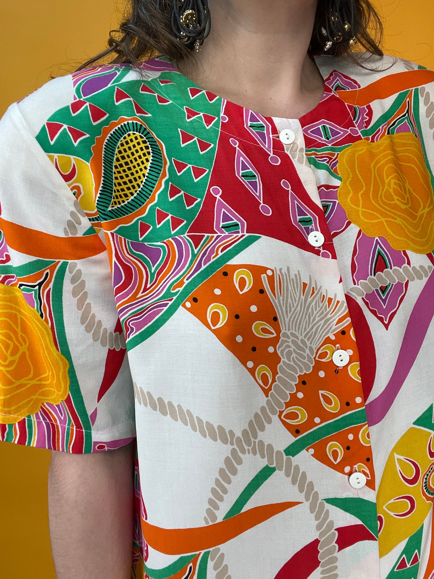 Knüller Sommerblusenshirt mit wildem 80s Geoprint