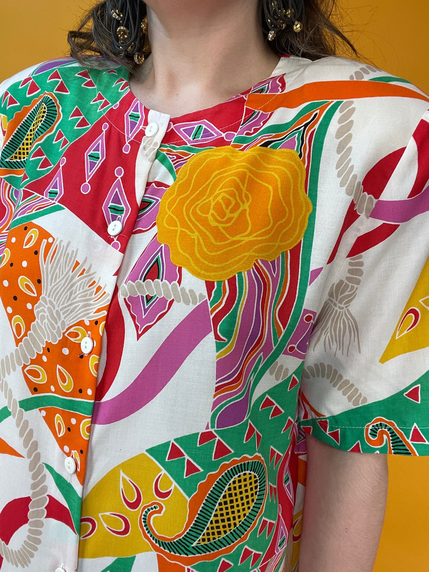 Knüller Sommerblusenshirt mit wildem 80s Geoprint