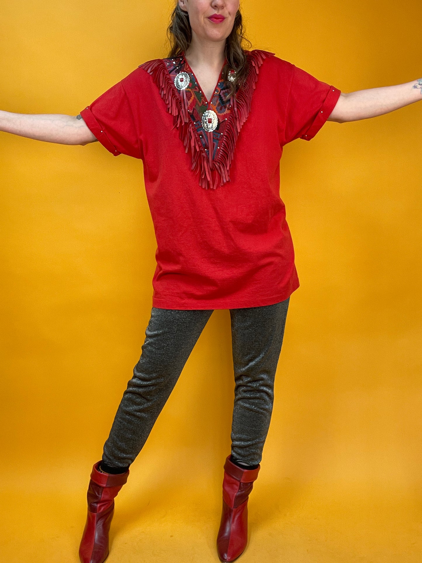 Western-T-Shirt mit Fransen und Nieten