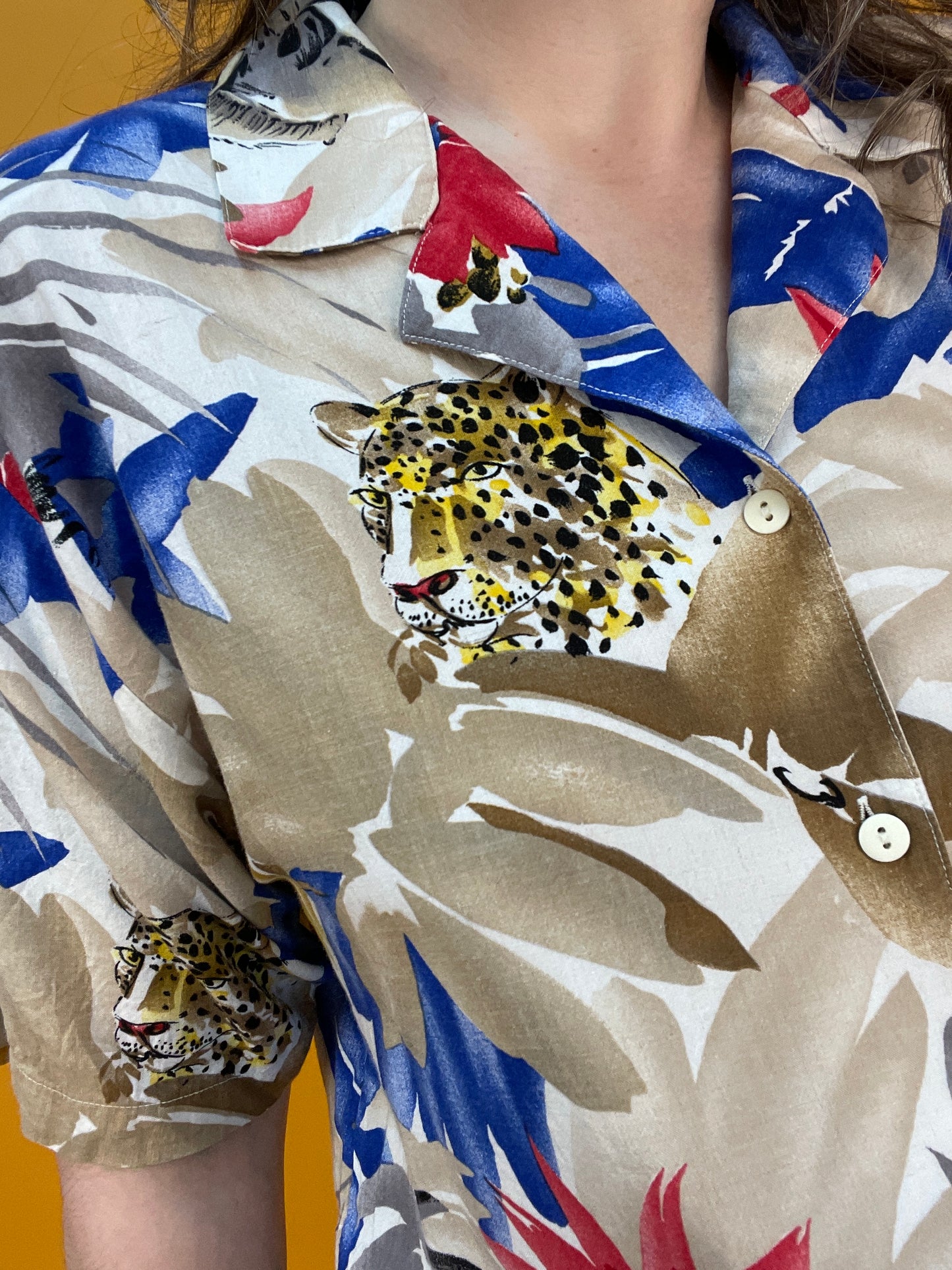 80s/90s Blusenshirt mit Leopardenkopfprint