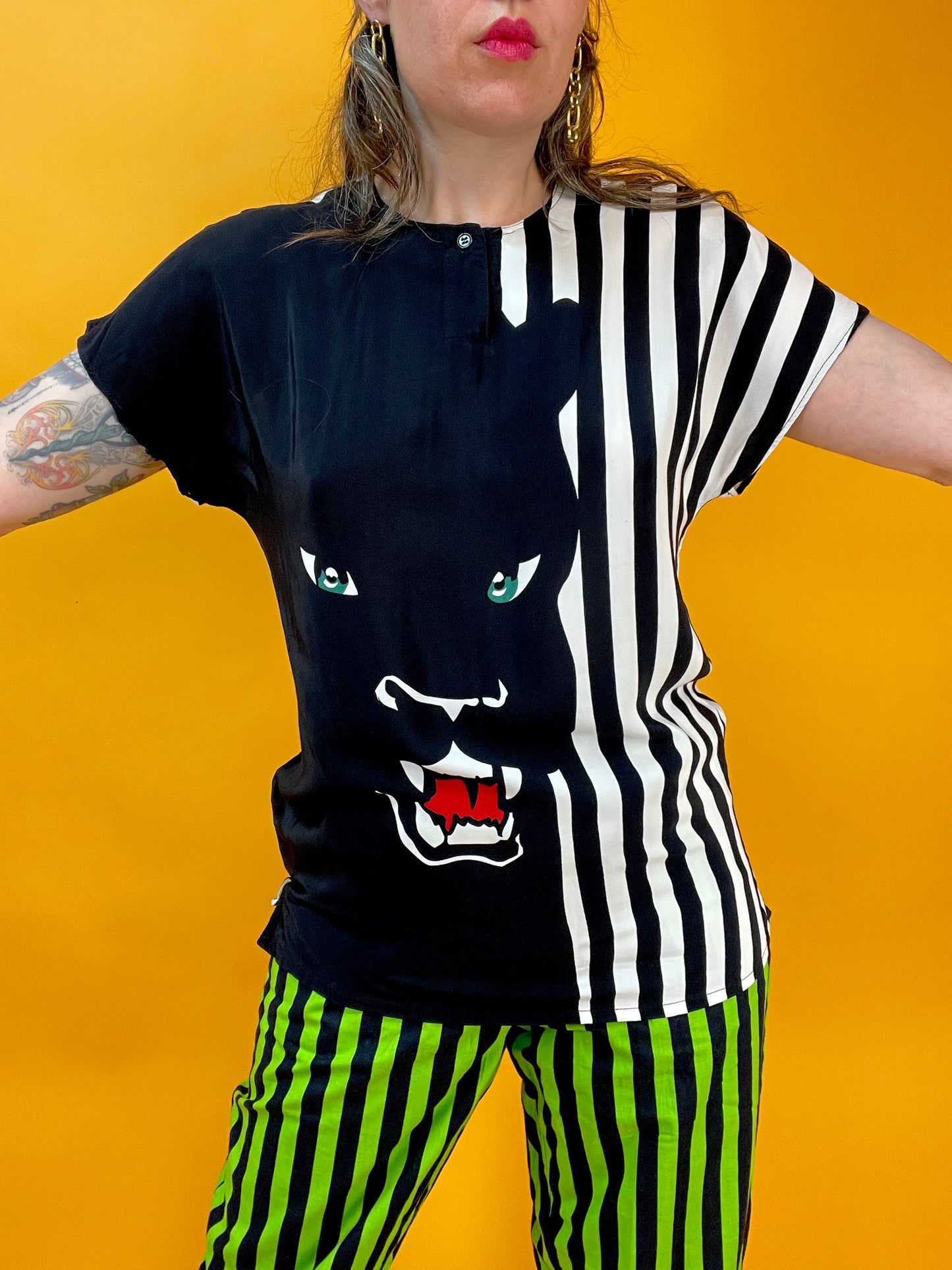 Designer 80s Sommershirt mit auffälligem Pantherprint von Otto Kern