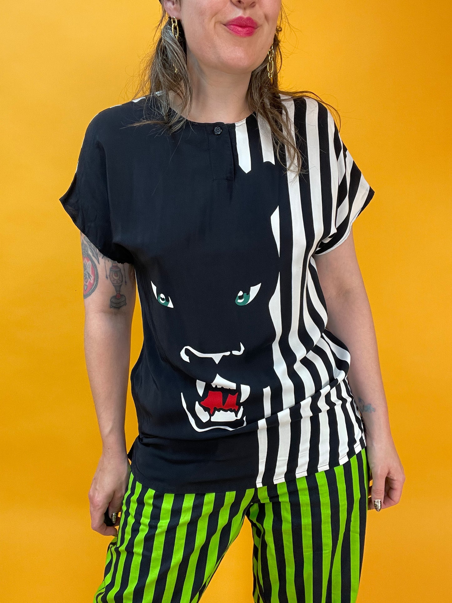 Designer 80s Sommershirt mit auffälligem Pantherprint von Otto Kern