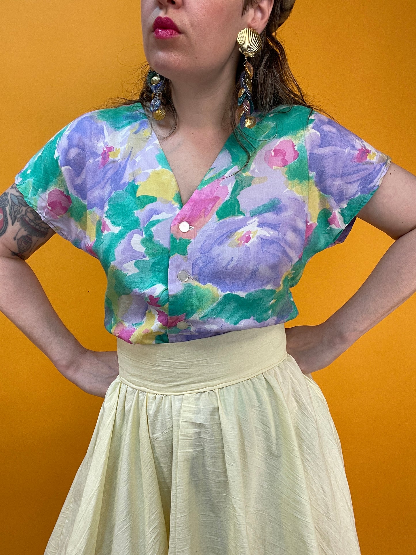 Sommerliches 80s/90s Blusenshirt mit tollem Pastellprint