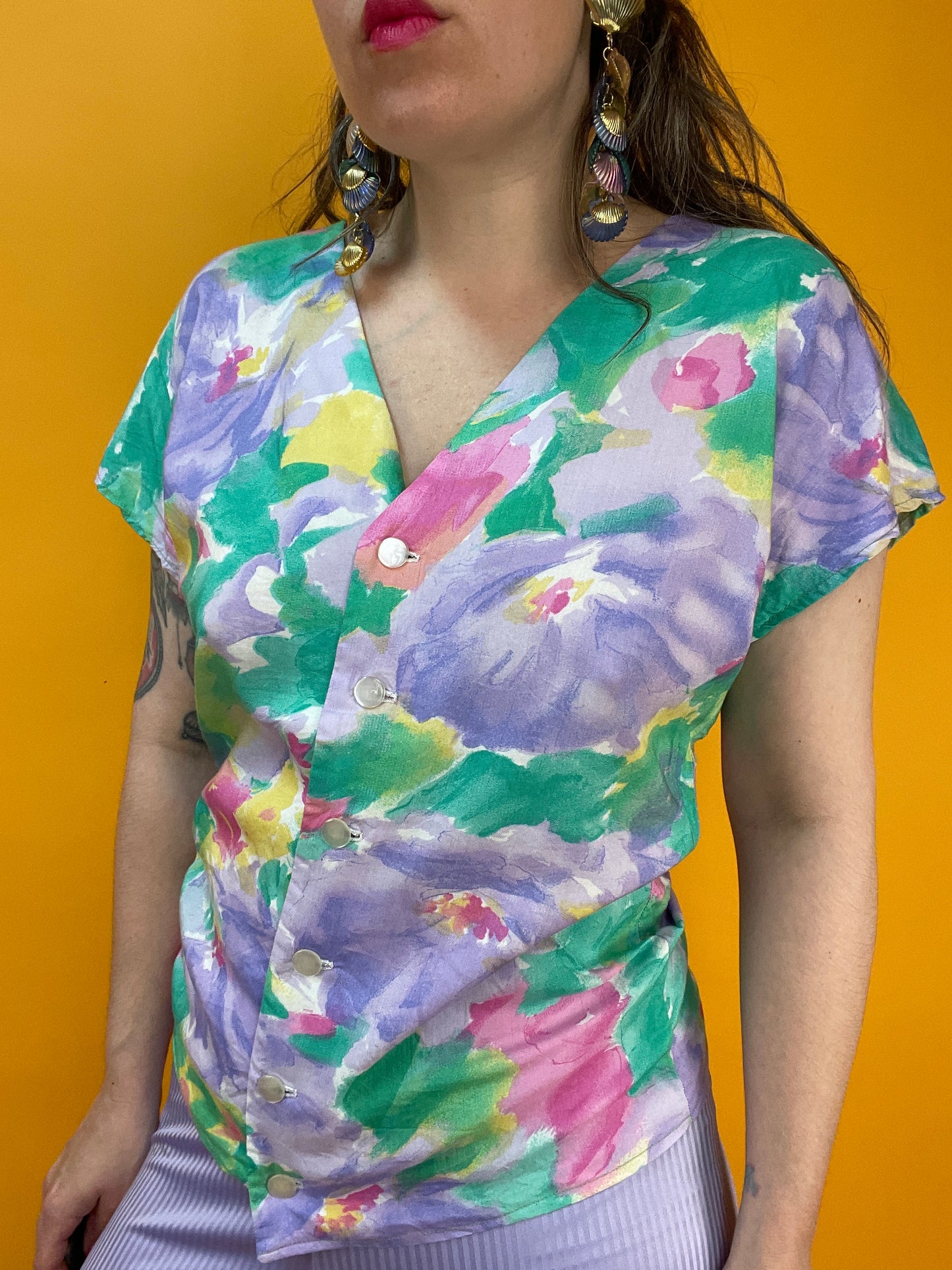 Sommerliches 80s/90s Blusenshirt mit tollem Pastellprint