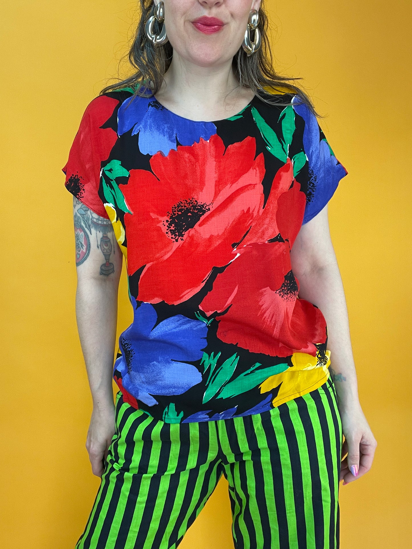 Knalliges Sommershirt mit XXL Mohnblumenprint