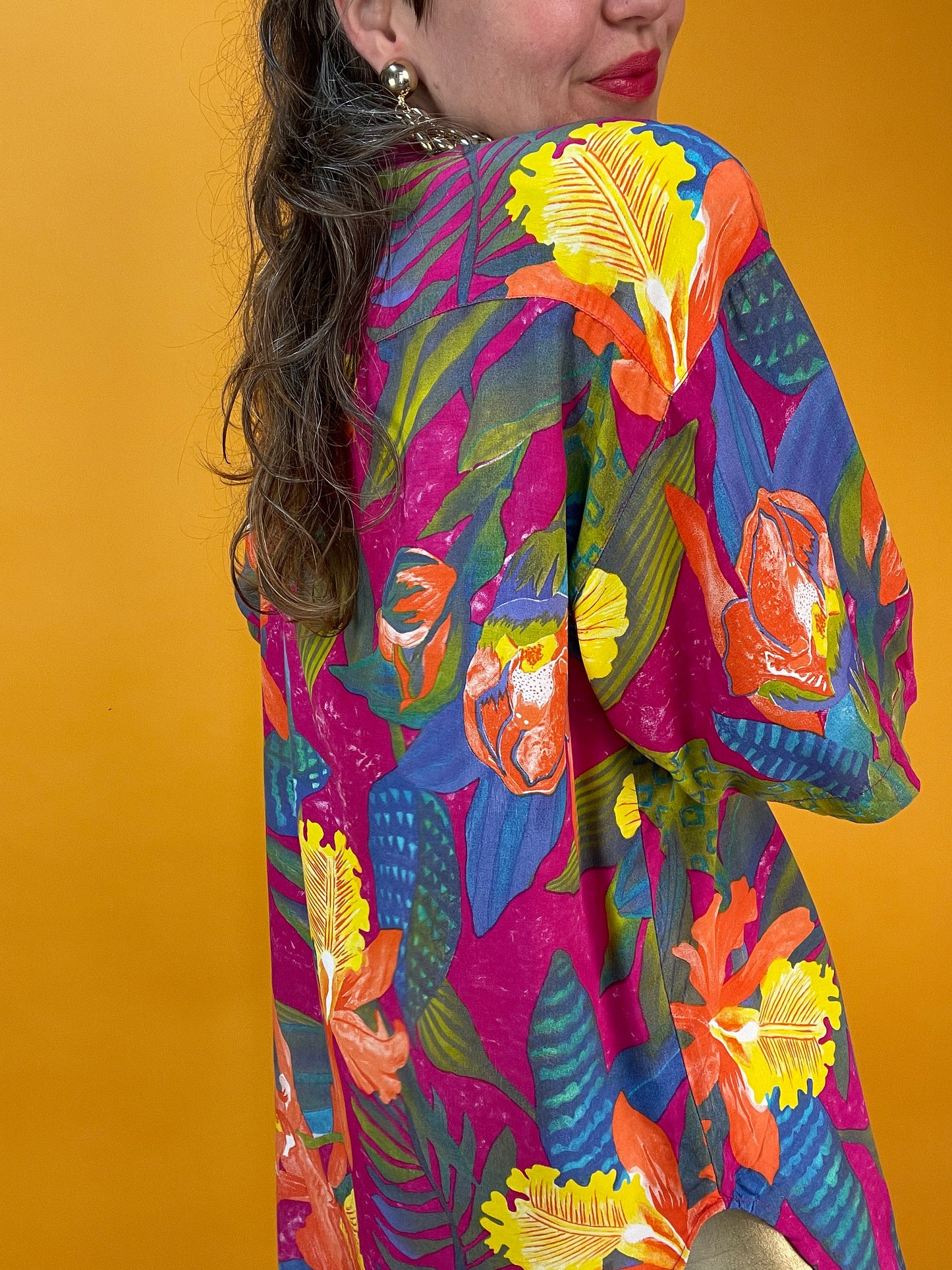 Knalliges 80s/90s Sommershirt mit exotischem Blumenprint