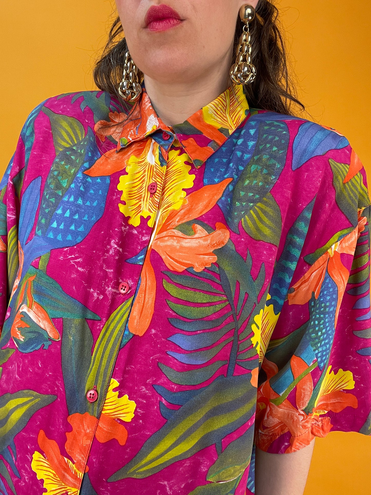 Knalliges 80s/90s Sommershirt mit exotischem Blumenprint