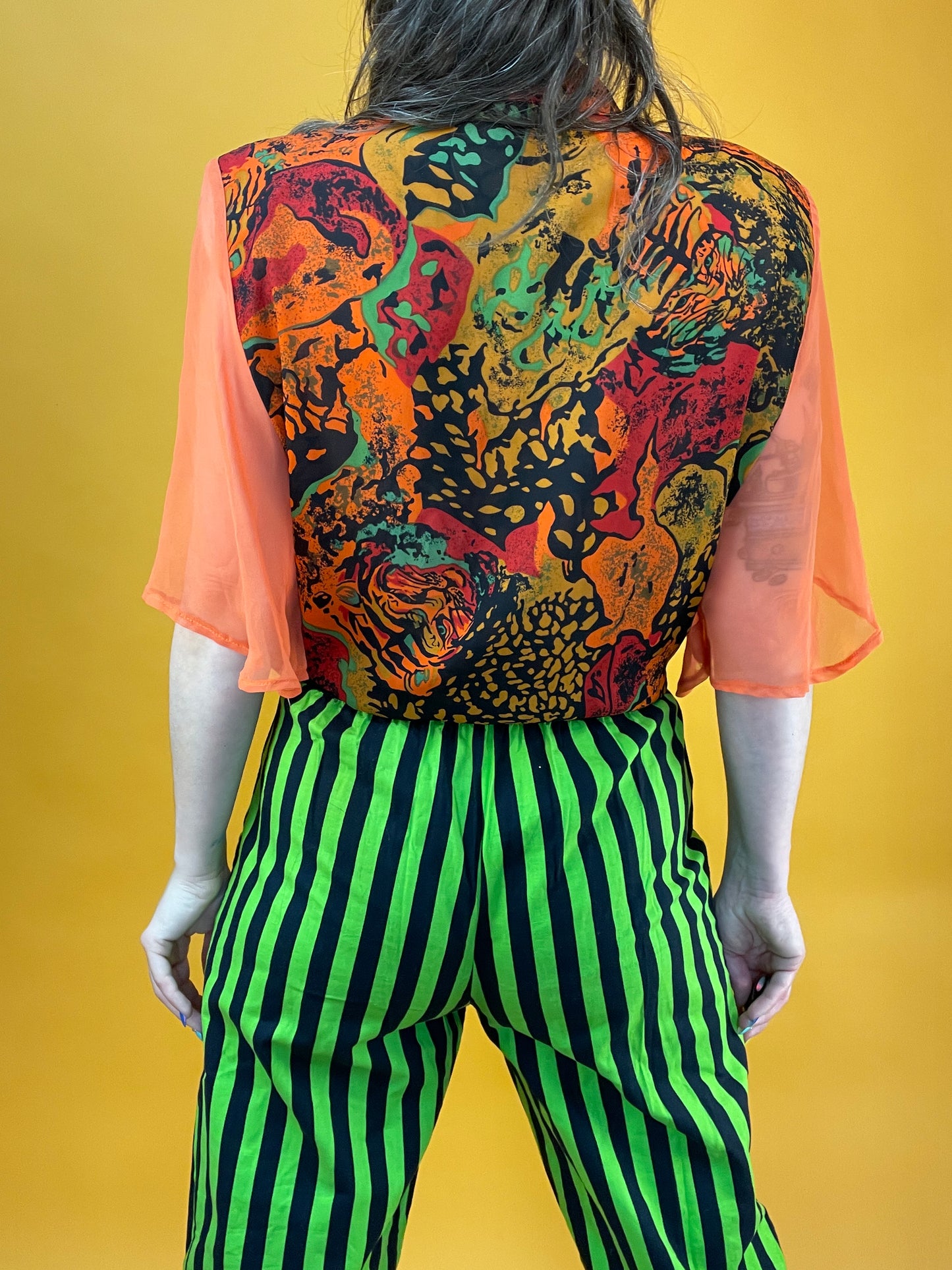 Funky Blusenshirt mit transparenten Ärmeln und Tigerköpfen