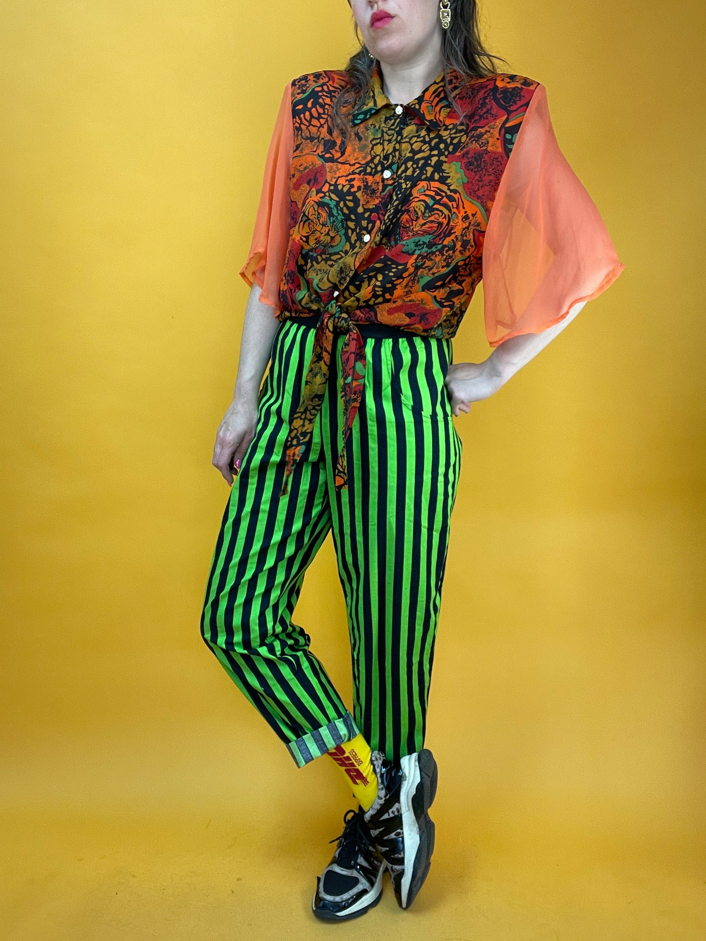 Funky Blusenshirt mit transparenten Ärmeln und Tigerköpfen