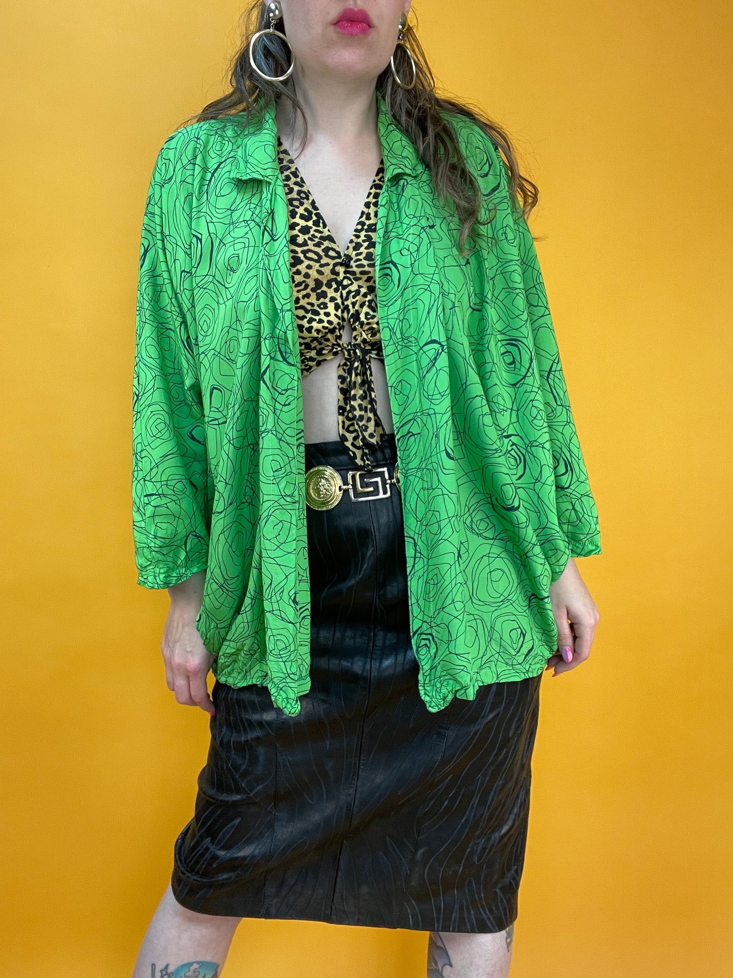 Grasgrünes 80s Kimonoshirt mit artsy „Kitzel“print