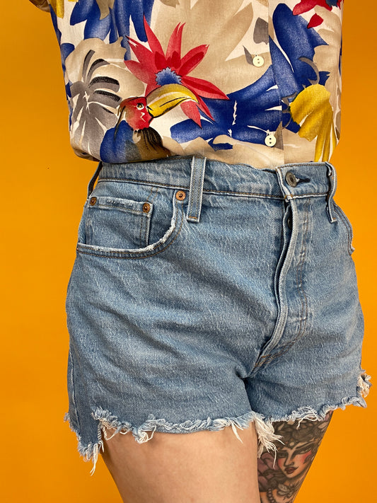 Kurze Lewis Denimshorts mit fransigen Saumkanten