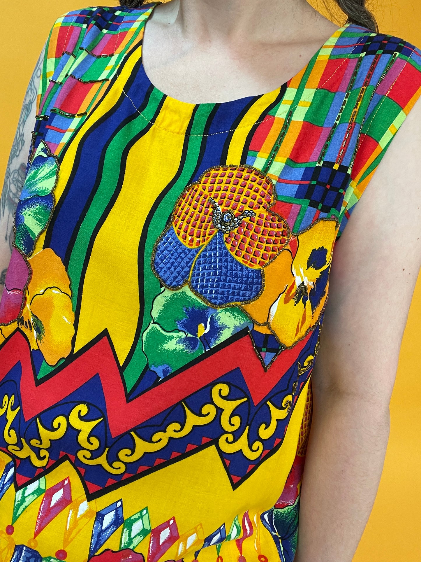 Ultrafunky Sommertop mit wildem Print und Perlenbestickung