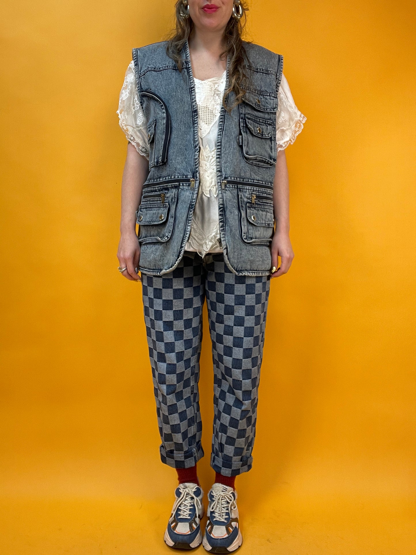 Superlässige Denimweste mit zahlreichen aufgesetzten Taschen