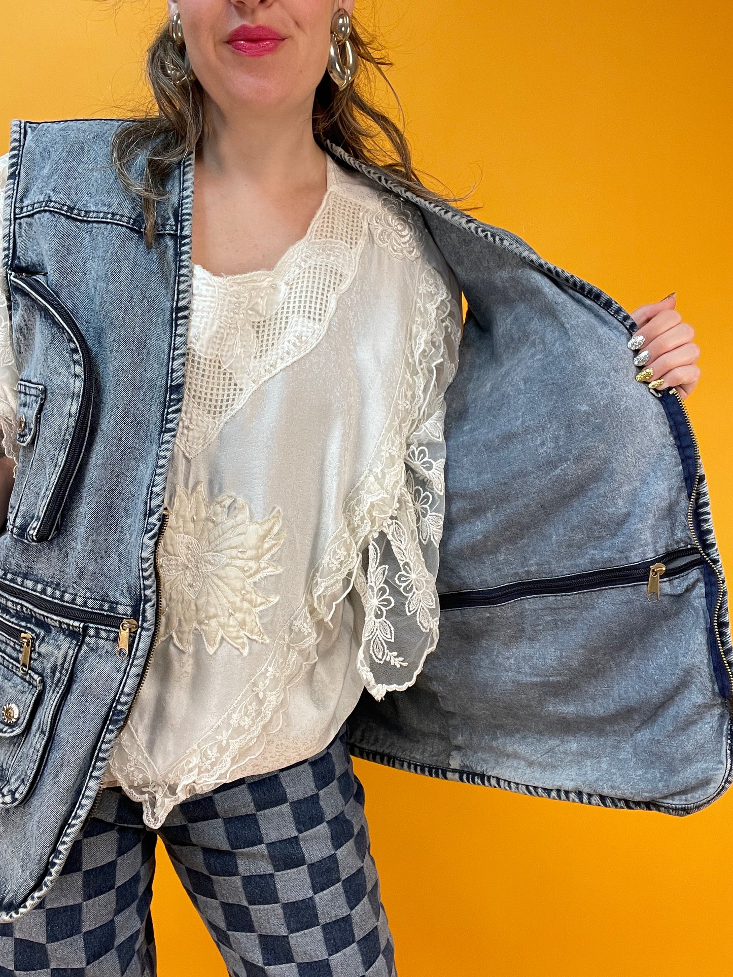 Superlässige Denimweste mit zahlreichen aufgesetzten Taschen