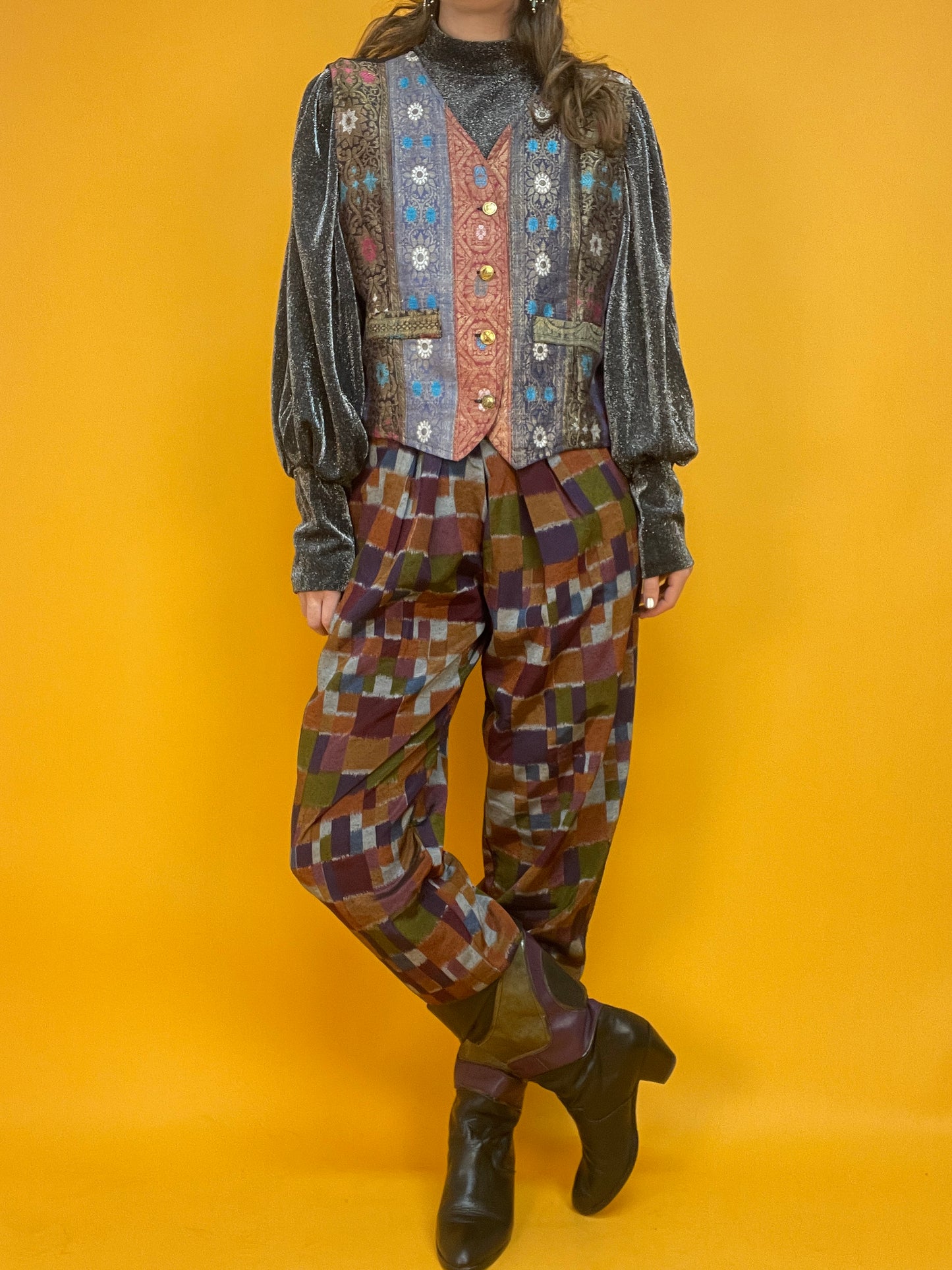 Schimmernde Patchwork-Weste aus Saristoff