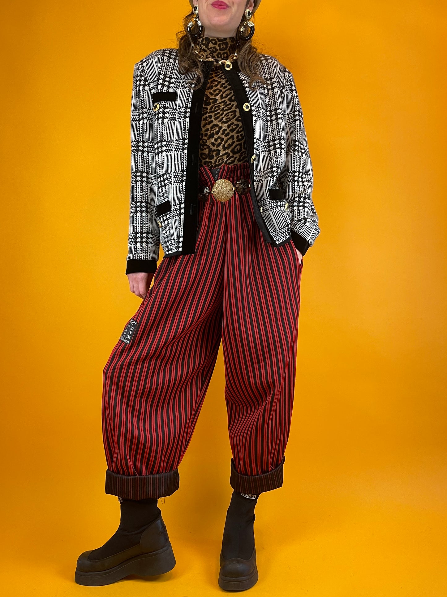 Feine gestrickte 80s/90s Blazerjacke mit Samtdetails