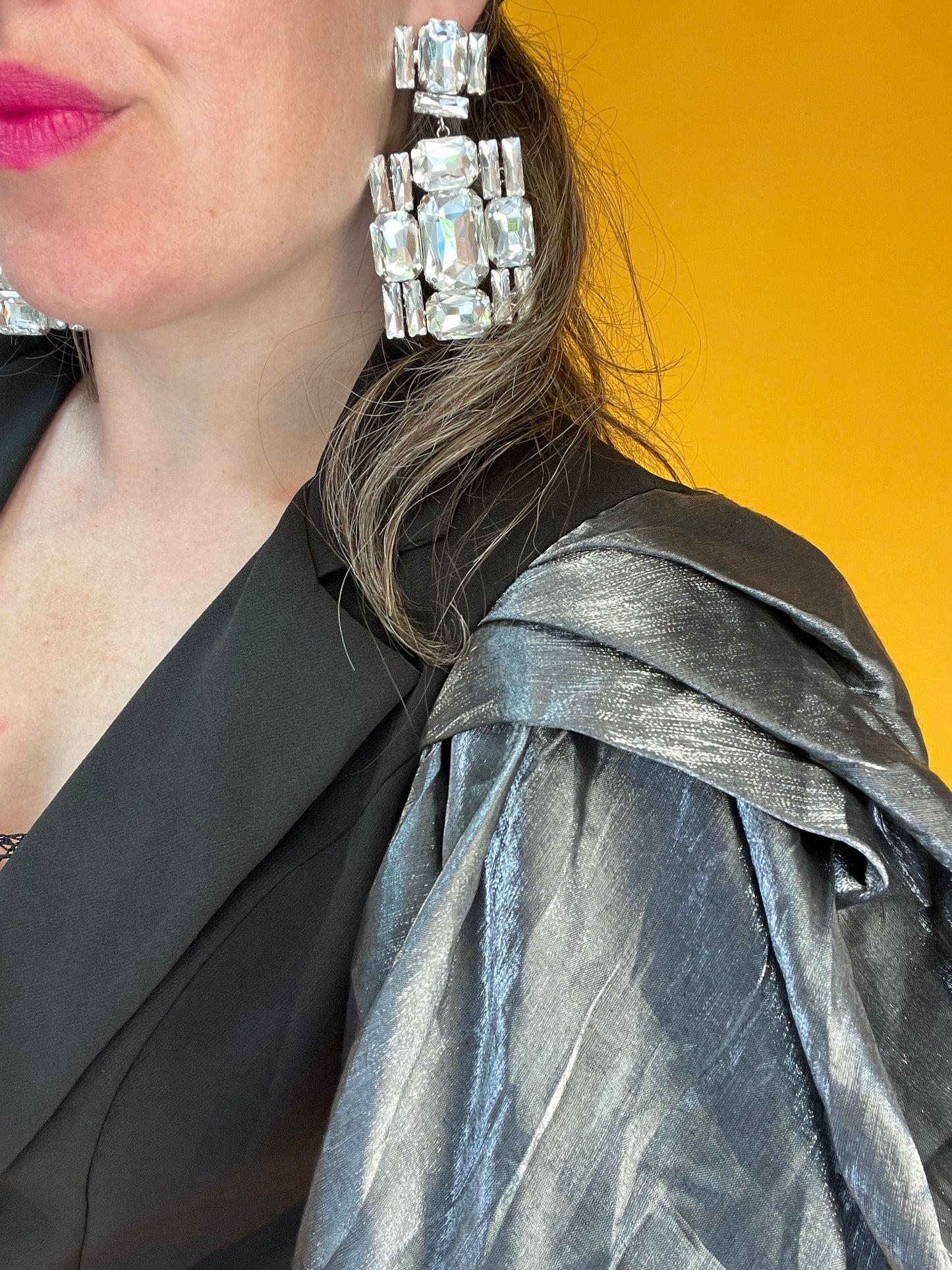 Fantastischer Blazer mit ultra-avantgardistischen Faltenärmeln