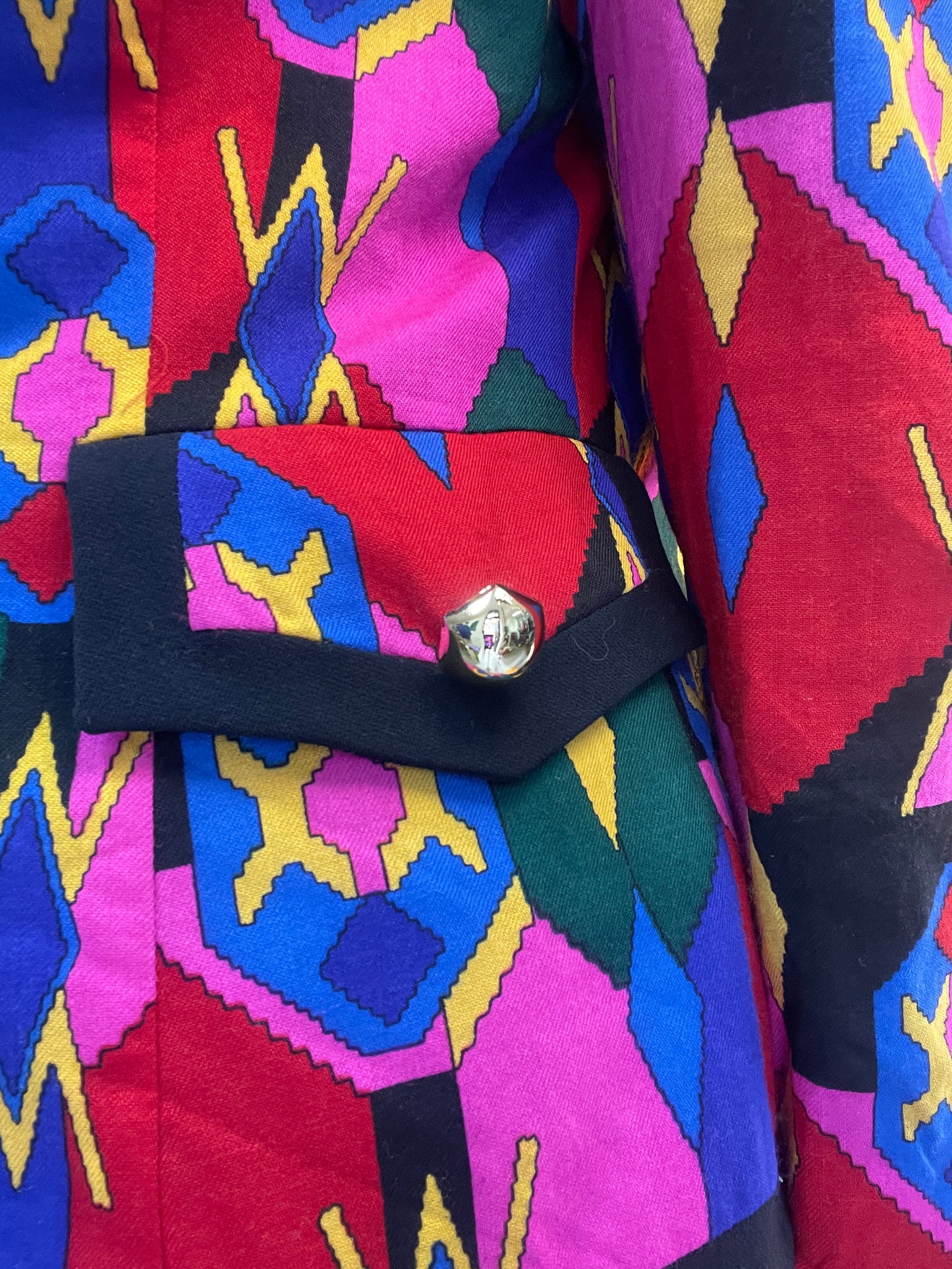 Superfunky Wollblazerjacke mit poppigem Geomuster
