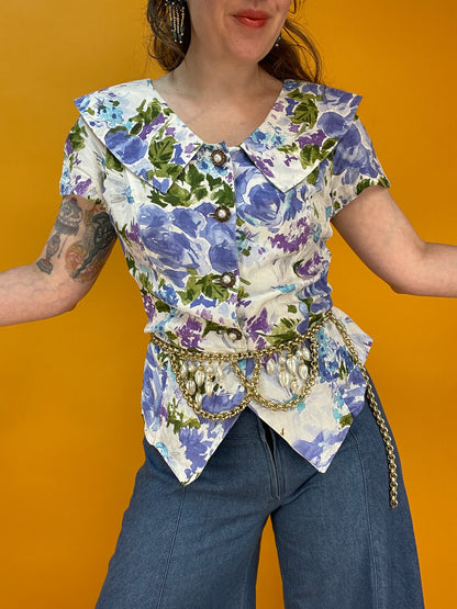 Vintage Blusenshirt mit abstraktem Blumenprint und großem Kragen