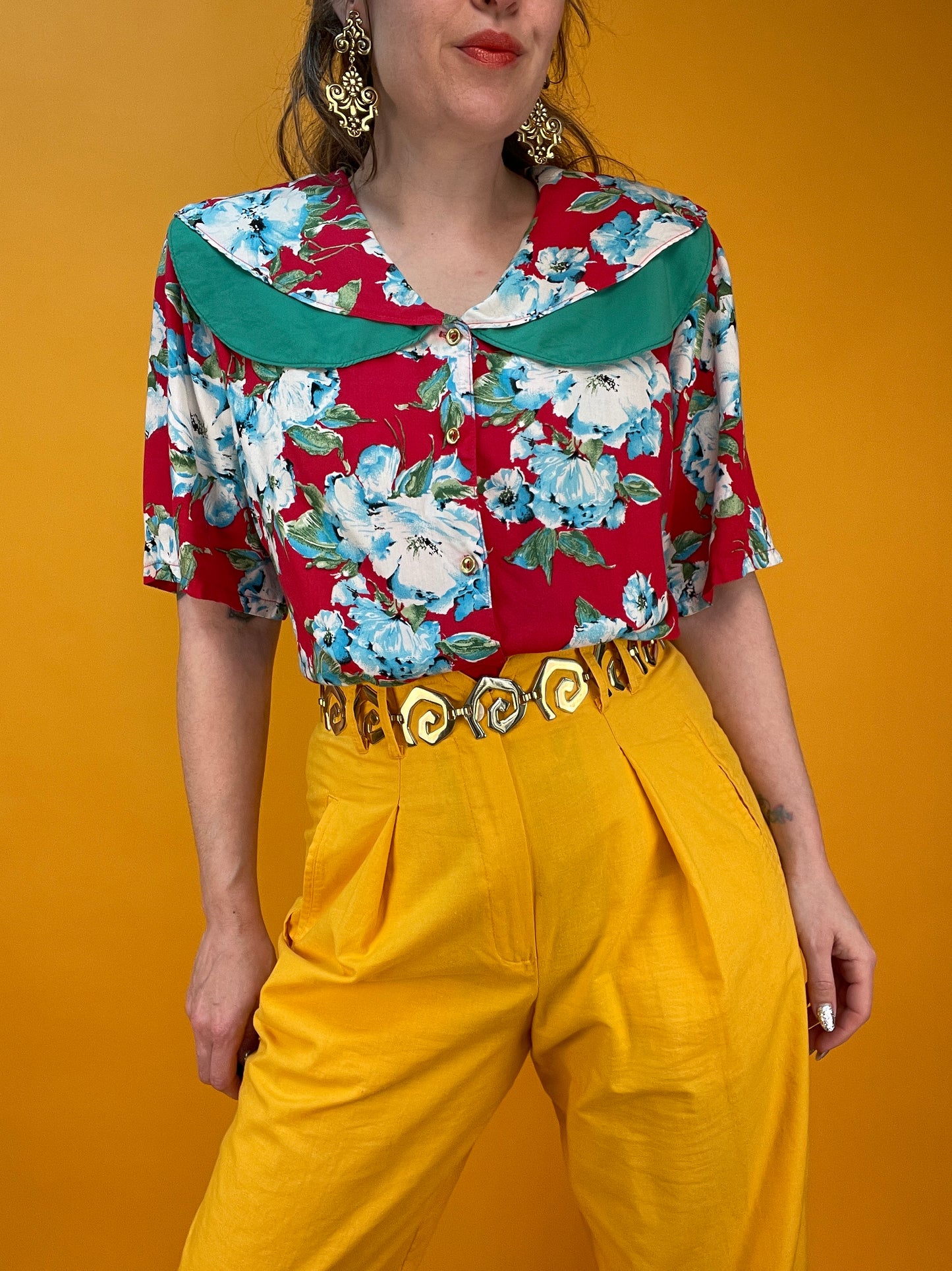 80s/90s Blusenshirt mit Peter Pan Collar und fettem Blumenprint