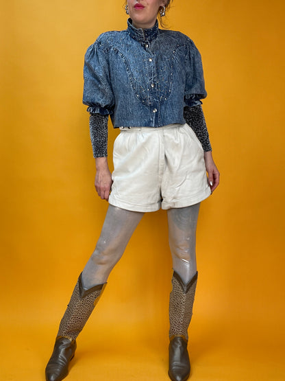 Upcycled 80s Denim Blusenshirt mit Nieten und Bestickung