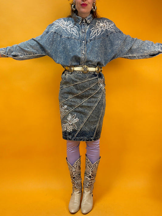 80s Denimbluse im Westernstyle mit floraler Bestickung und Glitzersteinen