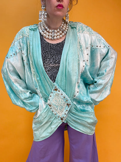 Opulentes 80s Blusenjackenshirt mit Nieten und Spitzenbesatz