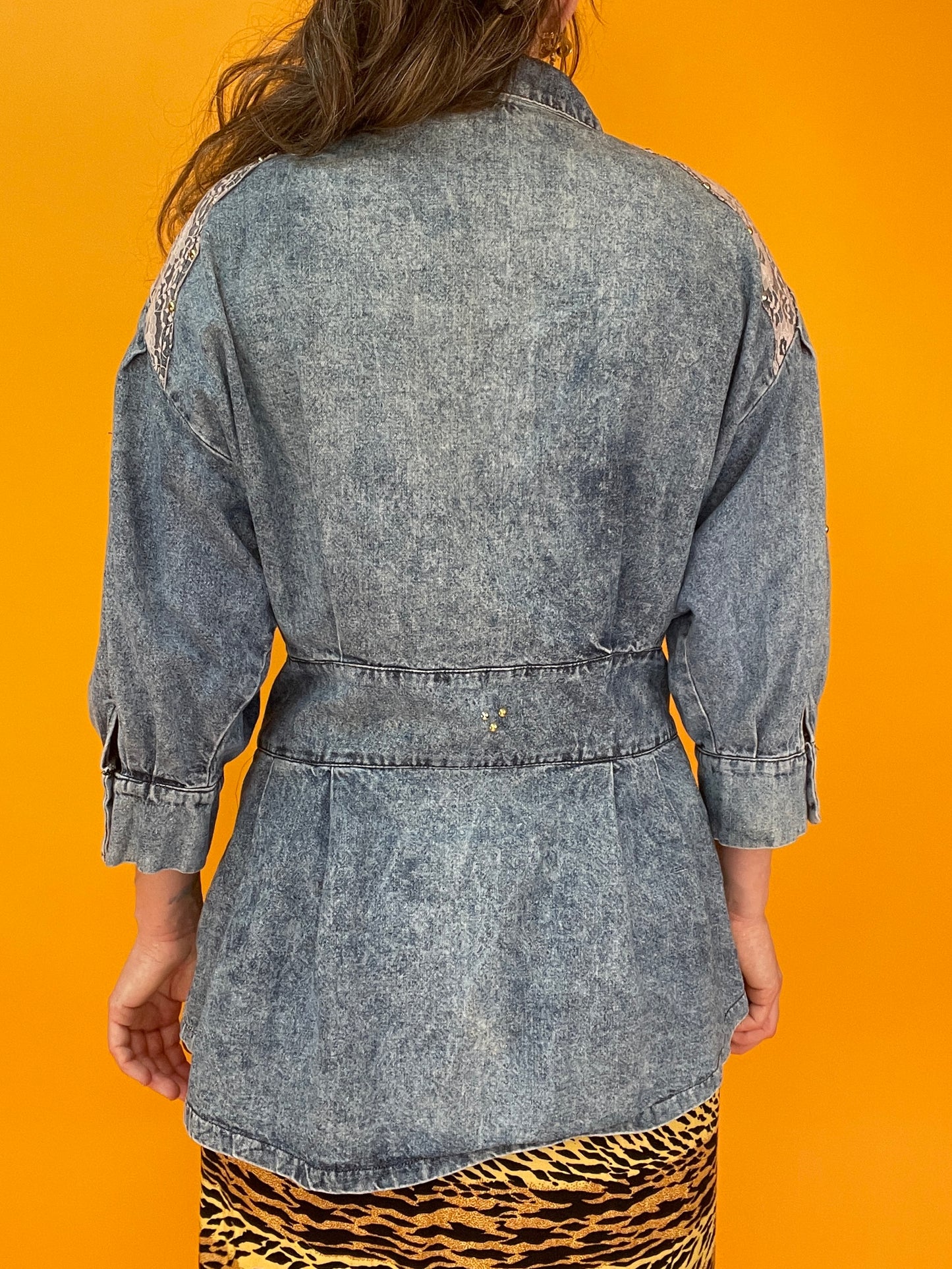 80s Denim Shirtjäckchen mit Spitze und Nieten