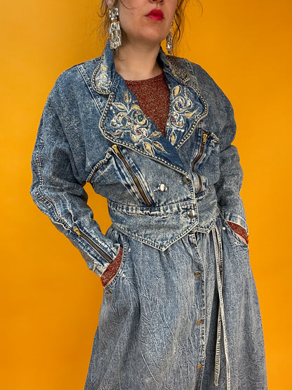 80s Acid Washed Denim Jacke mit Nieten und glitzernden Applikationen