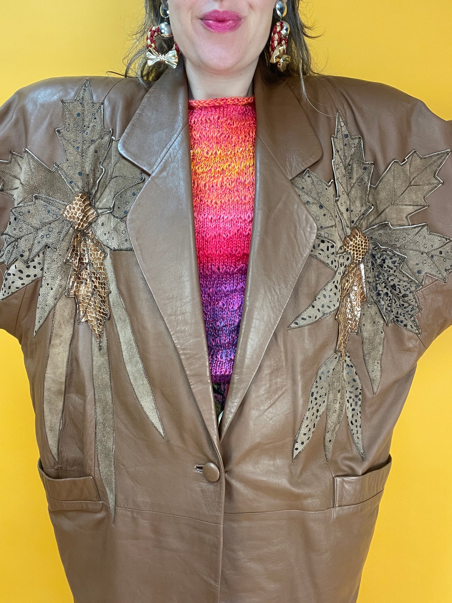 Cognacbraune 80s Lederjacke mit fetten Applikationen