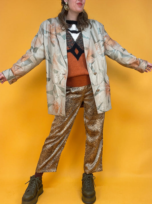 Sandfarbene 80s Lederjacke mit schimmerndem Metallicprint