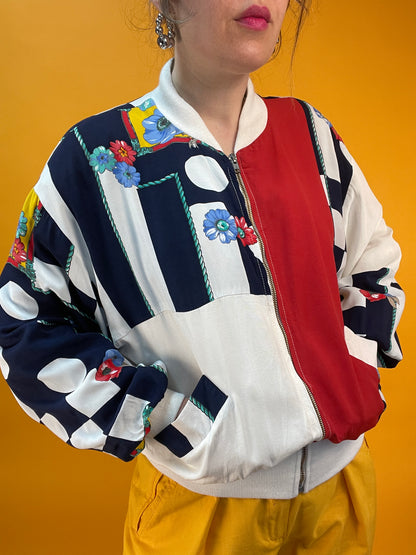 Supergemütliche Sommerbomberjacke mit maritimen Blumenprint