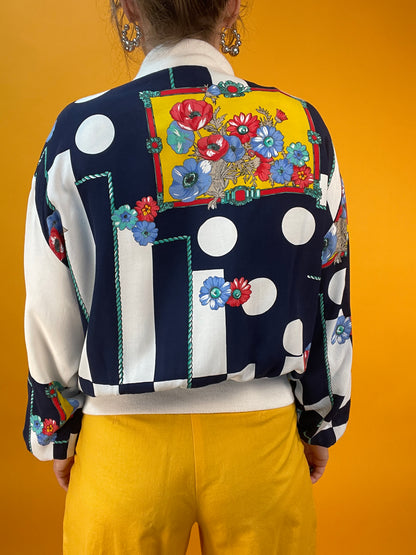 Supergemütliche Sommerbomberjacke mit maritimen Blumenprint