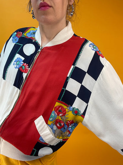 Supergemütliche Sommerbomberjacke mit maritimen Blumenprint