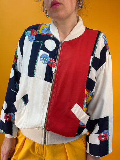 Supergemütliche Sommerbomberjacke mit maritimen Blumenprint