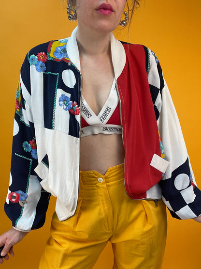 Supergemütliche Sommerbomberjacke mit maritimen Blumenprint