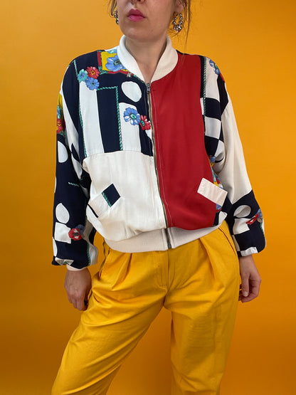 Supergemütliche Sommerbomberjacke mit maritimen Blumenprint