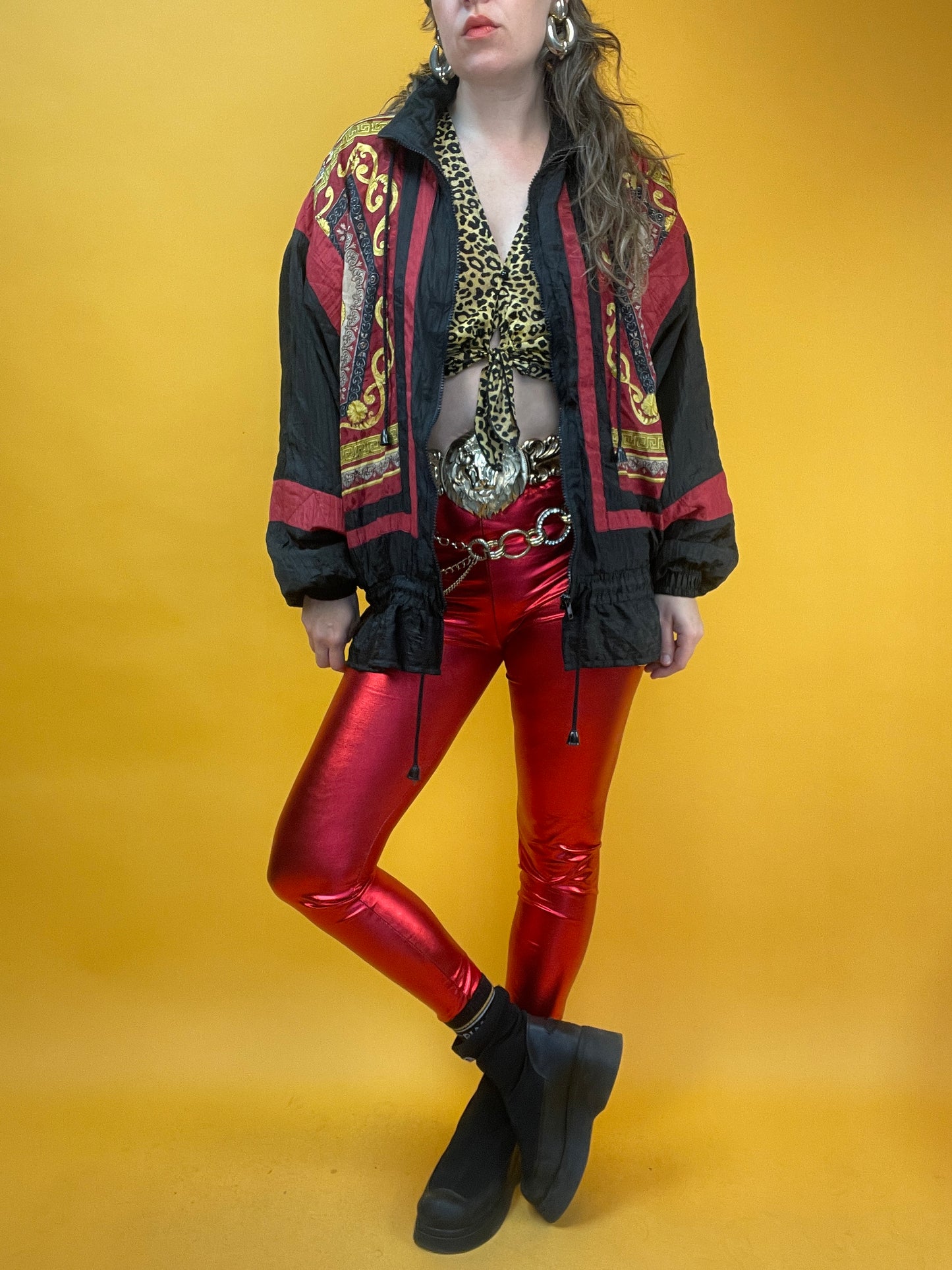 80s Trainingsjacke mit opulentem Barockprint und kleinem Schößchen