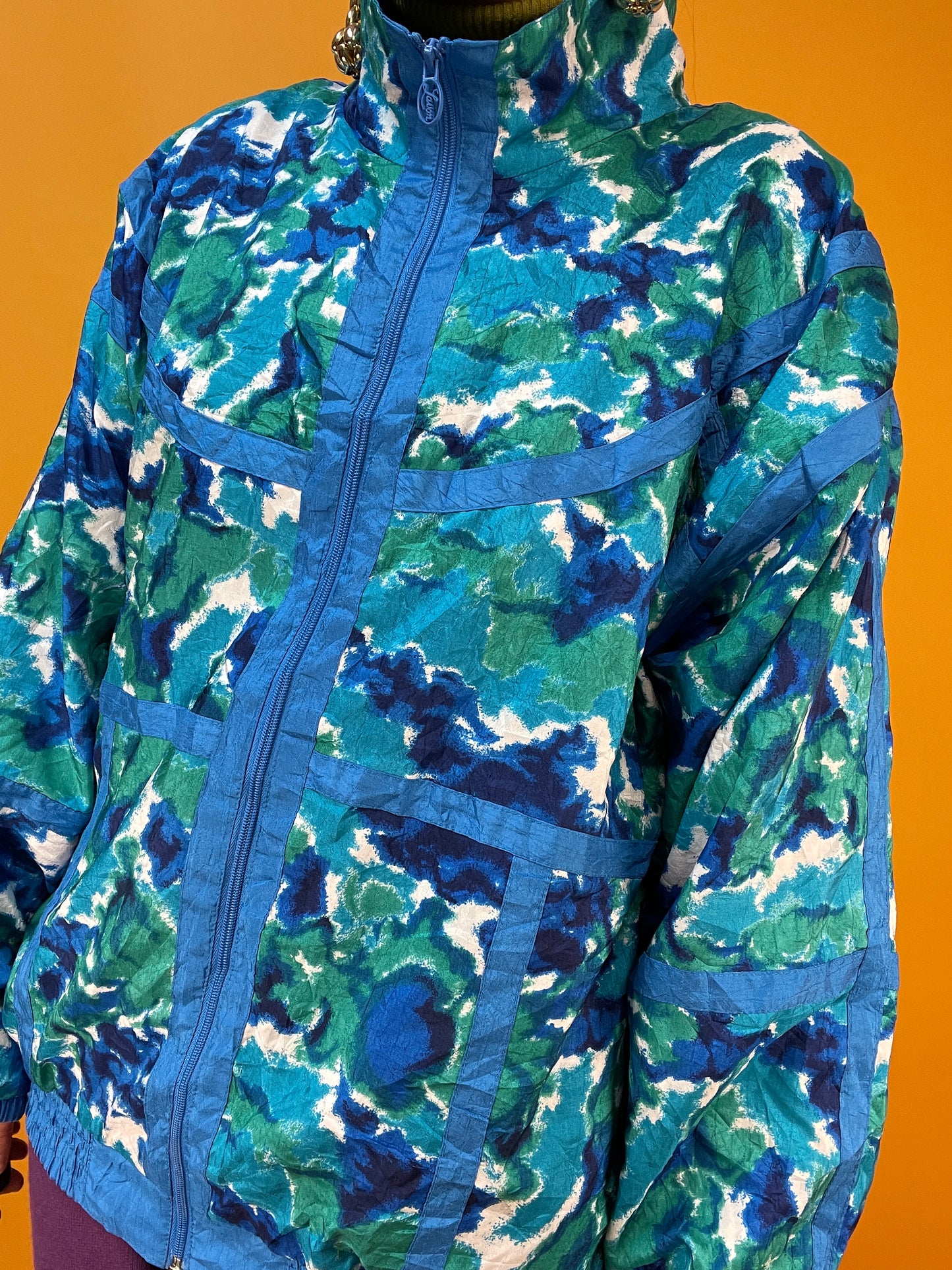 80s Ballonseidenjacke mit wildem Print