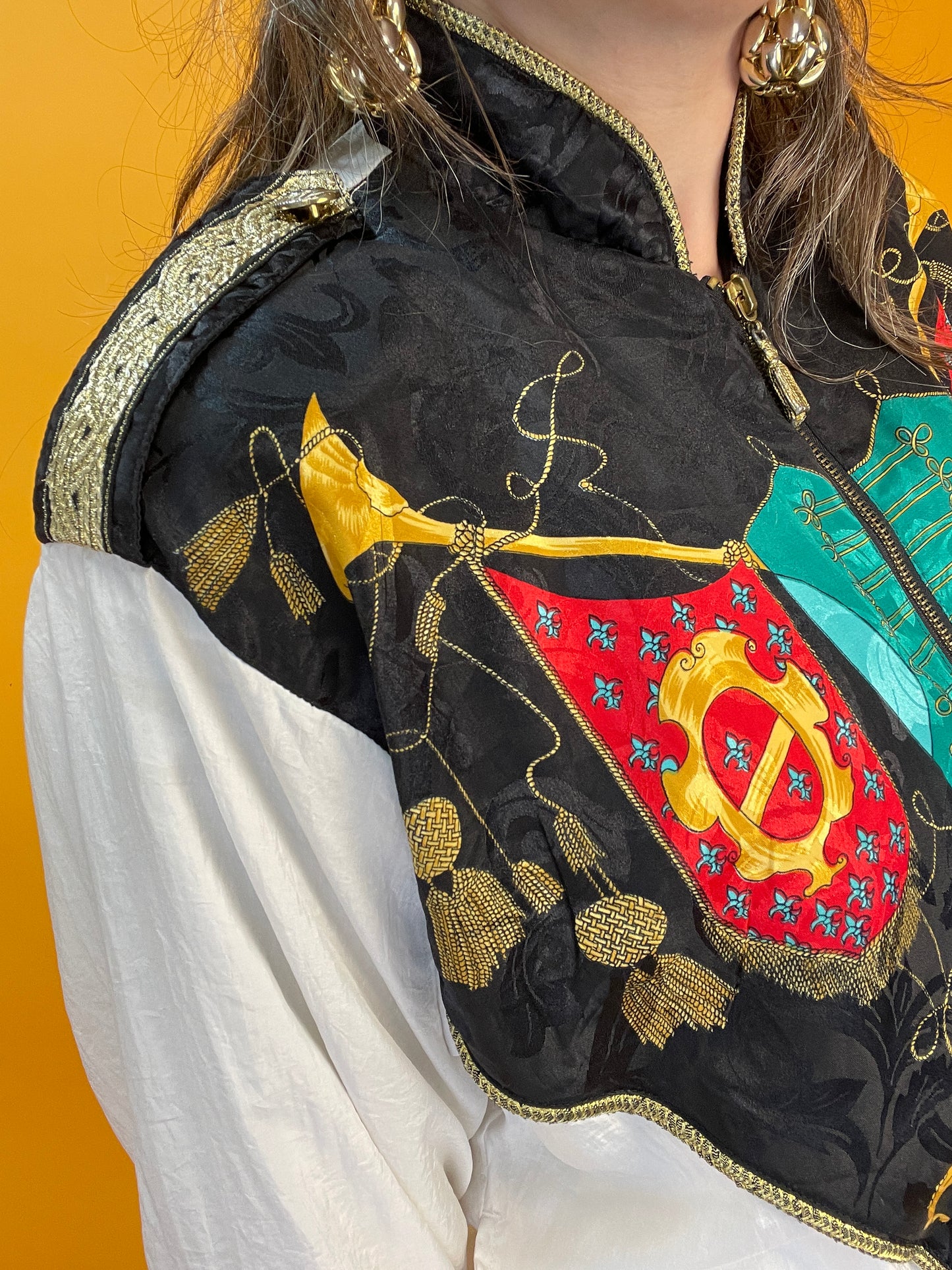 80s/90s Trainingsjacke mit absolut coolstem Zirkusprint und goldenen Details
