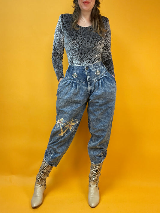 80s Acid washed Ballonjeans mit Applikationen und Nieten