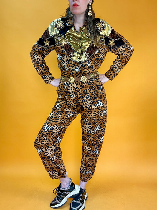 80s Leo-Jumpsuit mit Schulterdekor aus Samt, Lamé und Applikationen