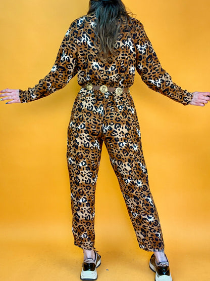 80s Leo-Jumpsuit mit Schulterdekor aus Samt, Lamé und Applikationen