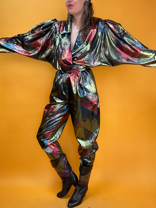 Glänzender Showstopper 80s Metallic-Jumpsuit aus gemustertem Lamé